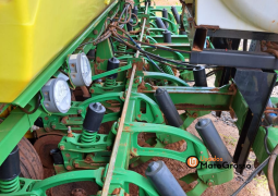 PLANTADEIRA JOHN DEERE 2126 –  C/ DISCO E BOTINHA E TANQUE DE INOCULANTE completo
