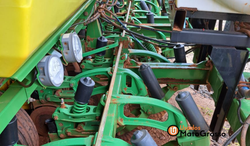 PLANTADEIRA JOHN DEERE 2126 –  C/ DISCO E BOTINHA E TANQUE DE INOCULANTE completo