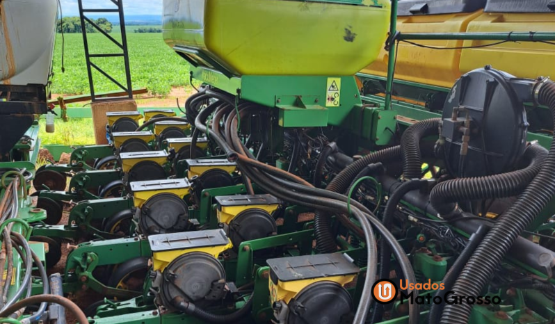 PLANTADEIRA JOHN DEERE 2126 –  C/ DISCO E BOTINHA E TANQUE DE INOCULANTE completo