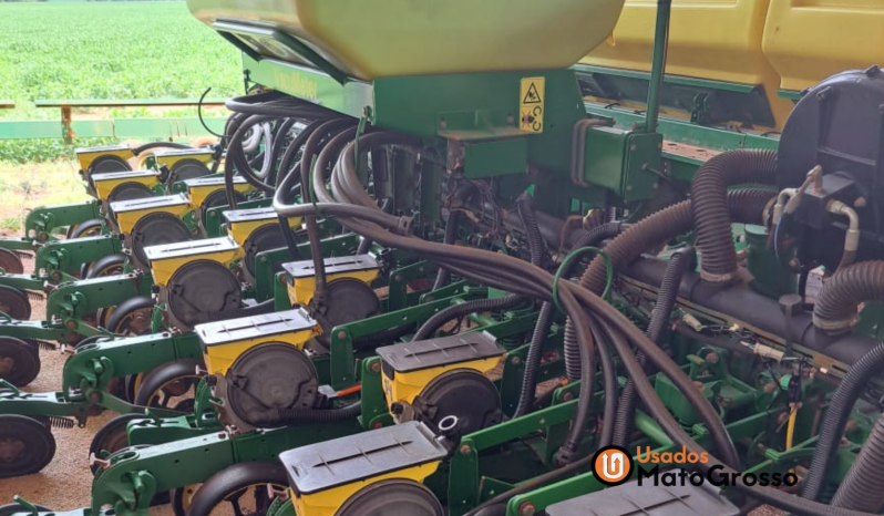 PLANTADEIRA JOHN DEERE 2126 –  C/ DISCO E BOTINHA E TANQUE DE INOCULANTE completo