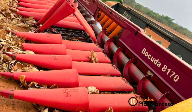COLHEITADEIRA MASSEY FERGUSON 9895 – PLATAFORMA 40 PÉS DRAPER C/ PILOTO AUTOMÁTICO + PLATAFORMA DE MILHO VENCE TUDO PM16L – 16 LINHAS X 0,45 CM completo