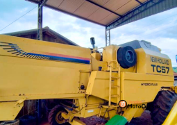 COLHEITADEIRA NEW HOLLAND TC57 – PLATAFORMA 19 PÉS PENEIRA NIVELANTE completo