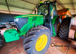 TRATOR JOHN DEERE 6210M – C/ PILOTO AUTOMÁTICO SUSPENSÃO TLS PACOTE DE VISIBILIDADE PREMIUM LED