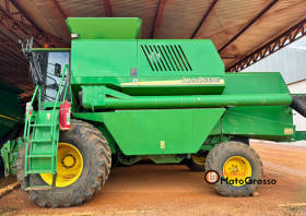COLHEITADEIRA JOHN DEERE MODELO 1550 – PLATAFORMA 22 PÉS CARACOL