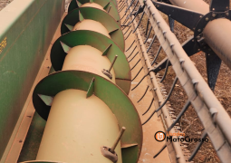COLHEITADEIRA JOHN DEERE S550 – PLATAFORMA 630-30 PÉS CARACOL C/ PILOTO ANTENA 3000 completo