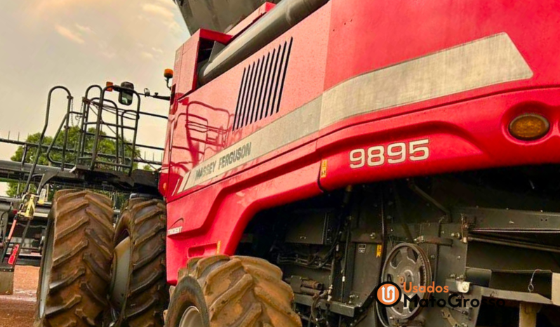 COLHEITADEIRA MASSEY FERGUSON 9895 – PLATAFORMA 40 PÉS DRAPER C/ PILOTO AUTOMÁTICO + PLATAFORMA DE MILHO VENCE TUDO PM16L – 16 LINHAS X 0,45 CM completo
