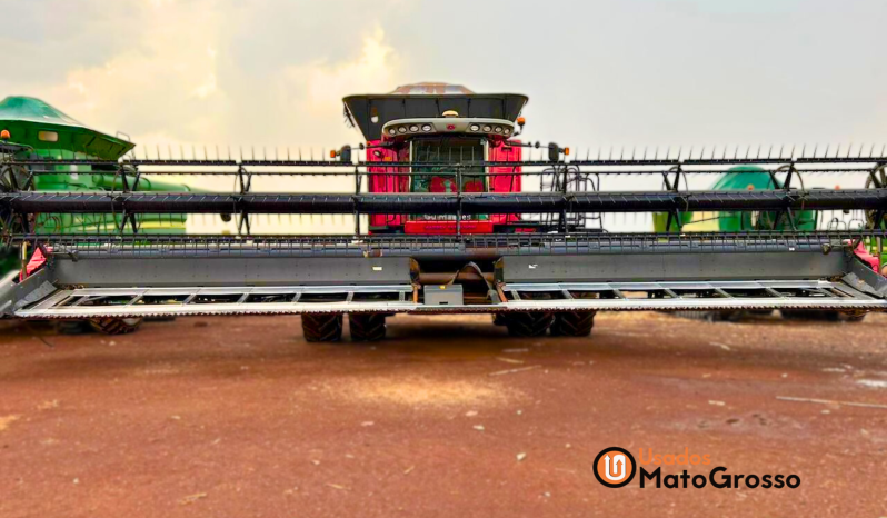 COLHEITADEIRA MASSEY FERGUSON 9895 – PLATAFORMA 40 PÉS DRAPER C/ PILOTO AUTOMÁTICO + PLATAFORMA DE MILHO VENCE TUDO PM16L – 16 LINHAS X 0,45 CM completo