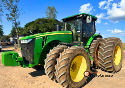 TRATOR JOHN DEERE 8370R – COM ILS