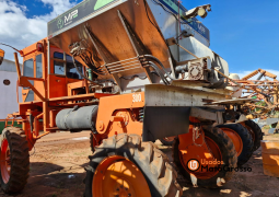 DISTRIBUIDOR MP AGRO 4.0 MONTADO EM JACTO CAPACIDADE 4.000 KG completo