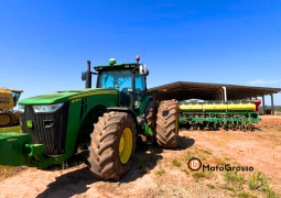 CONJUNTO TRATOR JOHN DEERE 8335R + PLANTADEIRA JOHN DEERE 2130 – 30 LINHAS X 0,45 CM