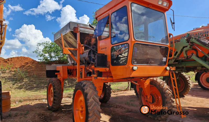DISTRIBUIDOR MP AGRO 4.0 MONTADO EM JACTO CAPACIDADE 4.000 KG completo