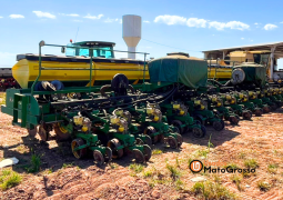 CONJUNTO TRATOR JOHN DEERE 8335R + PLANTADEIRA JOHN DEERE 2130 – 30 LINHAS X 0,45 CM completo