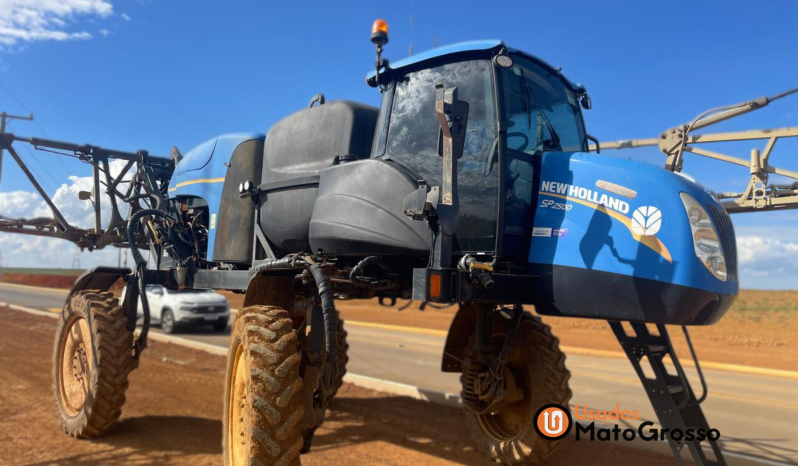 PULVERIZADOR NEW HOLLAND SP 2500 – 27 METROS DE BARRA C/ PILOTO TRIMBLE completo