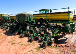 CONJUNTO TRATOR JOHN DEERE 8335R + PLANTADEIRA JOHN DEERE 2130 – 30 LINHAS X 0,45 CM completo