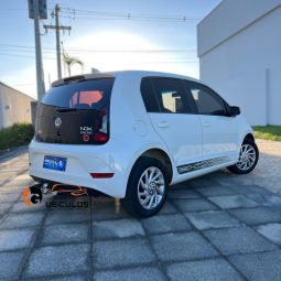 VOLKSWAGEN UP CONNECT TSI 1.0 full