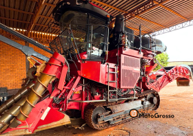 COLHEDORA DE CANA CASE 9900